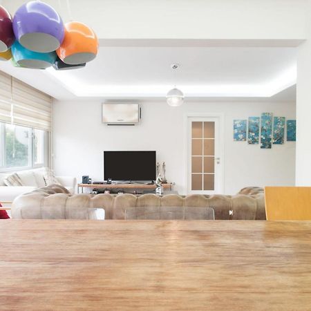 اسطنبول Central And Vibrant Flat With Balcony In Besiktas المظهر الخارجي الصورة